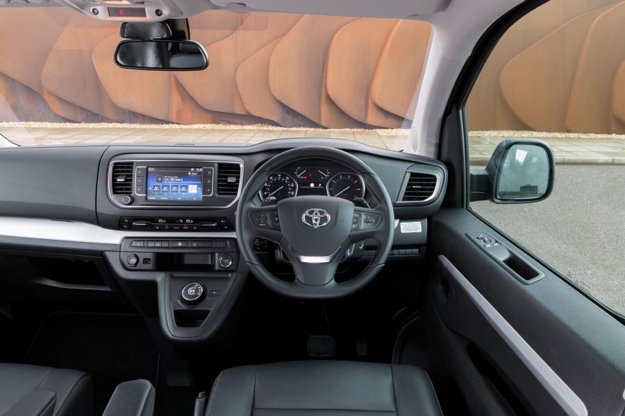 Торпедо Toyota ProAce Verso Compact 2016 года  (UK) (фото 21 из 24)
